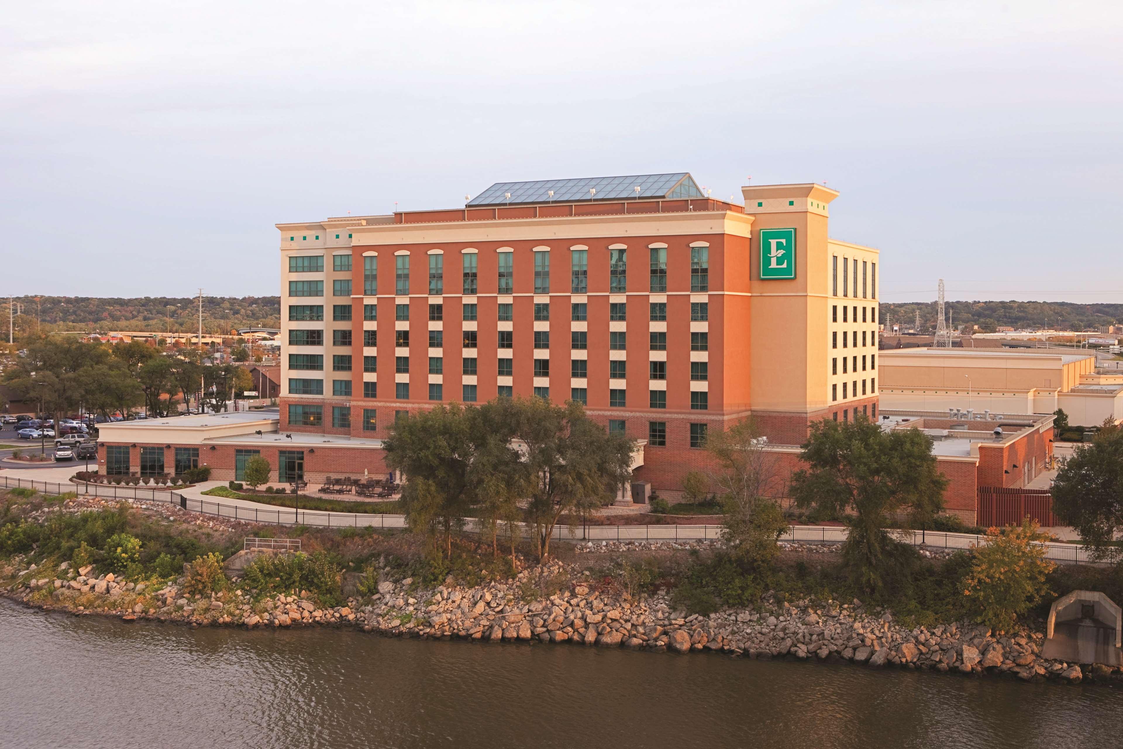 Embassy Suites East Peoria Hotel And Riverfront Conference Center Exterior photo